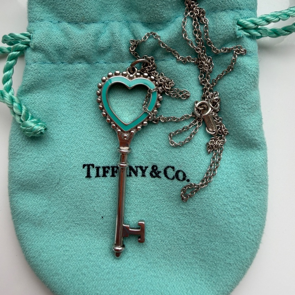 Reposhing: Tiffany & Co. Silver Heart Key Necklace